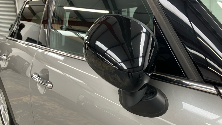 MINI Hatchback 1.5 Cooper Classic 5dr Auto Petrol Hatchback